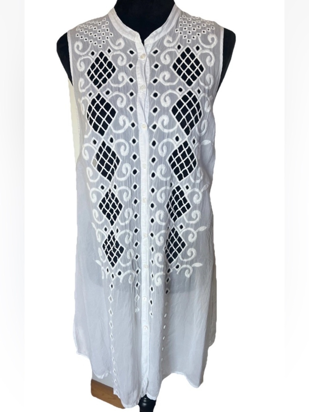 Johnny Was SZ White Silk Eyelet Embroidered Boho Sleeveless Tunic Top